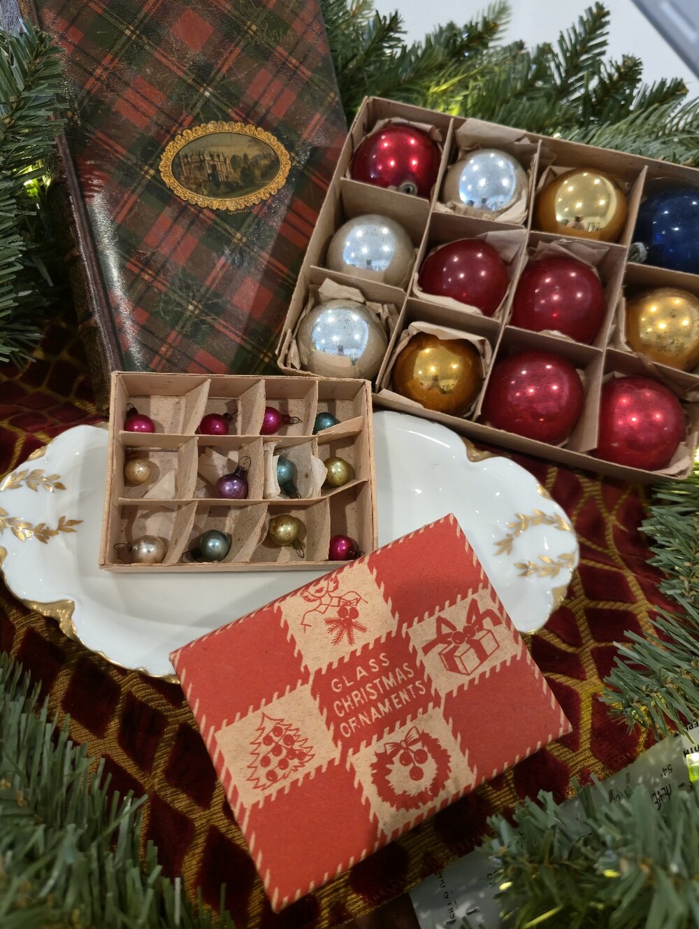 Lot Of Vintage Retro 1930/40's Glass Christmas Ornaments - Vintage Box